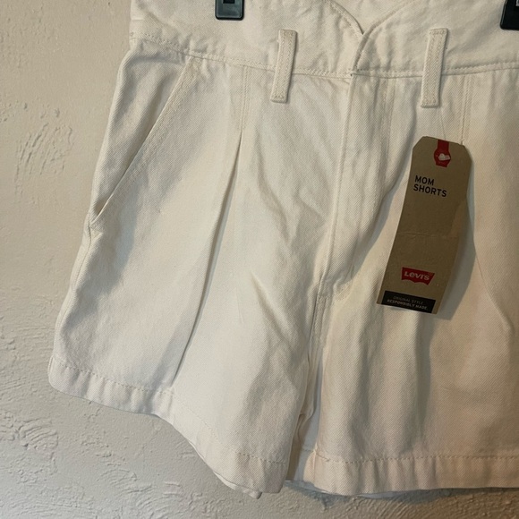 Levi’s Mom Shorts - Picture 2 of 6